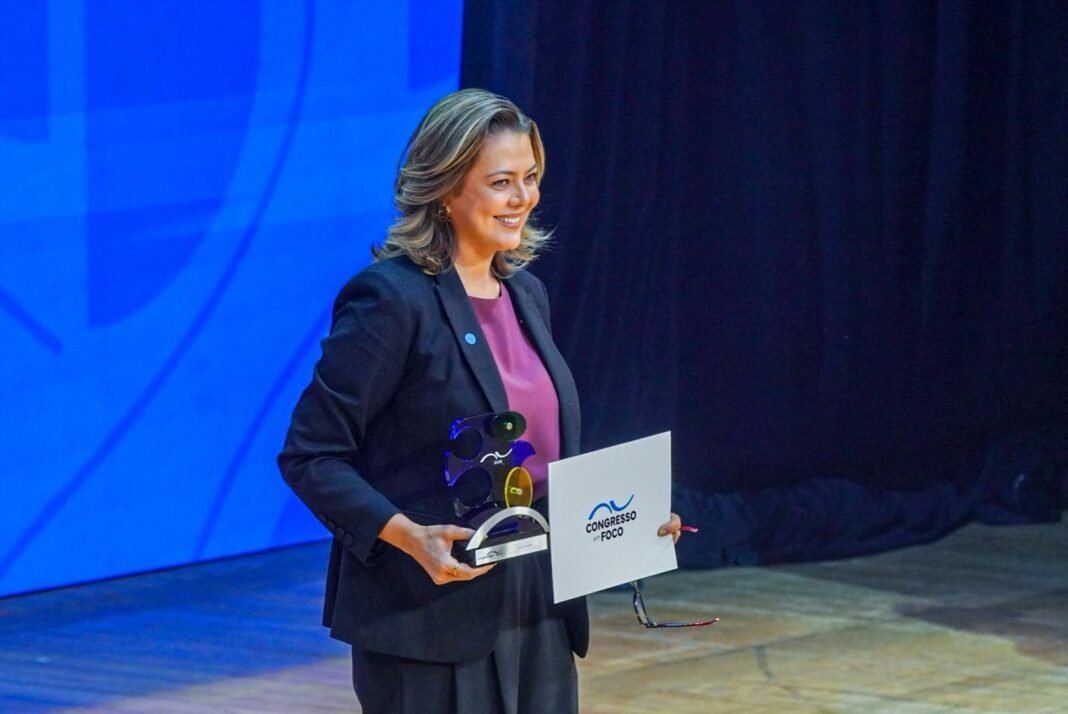 Leila do Vôlei conquista sexto Prêmio Congresso em Foco