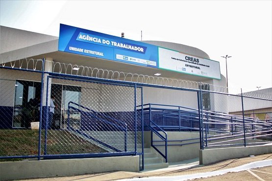 DF abre semana com 381 vagas e salários até R$ 2,6 mil