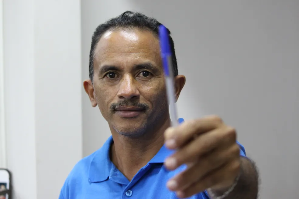 João Gomes é levado ao hospital e esposa