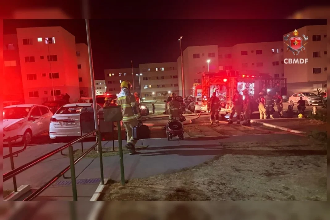 Incêndio consome apartamento no Itapoã Parque
