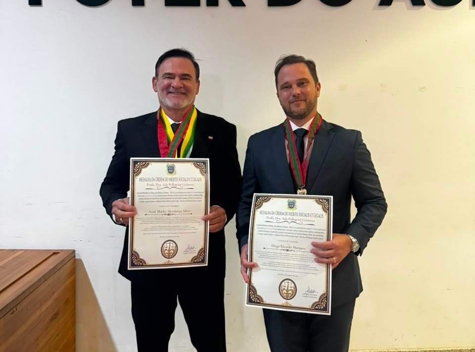 Marley Mendonça e Diego Marques recebem medalha da ABRASCI
